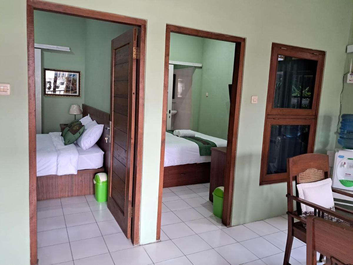 Griya Jene Homestay Syariah Ngabean Exterior foto